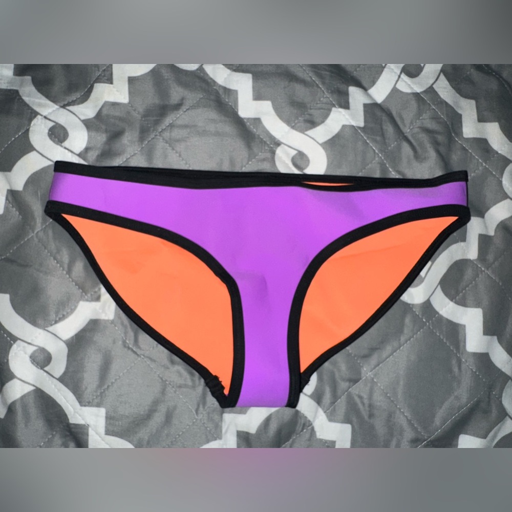 Triangl Neoprene Bikini Bottom Size XS